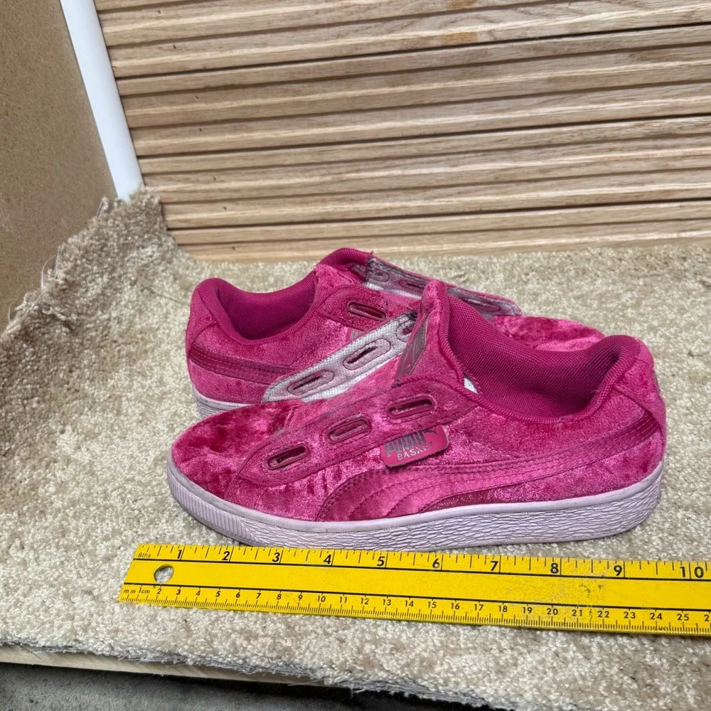 Kids Puma Velour‎ Low Top Sneakers Pink Size 4.5 US Velour Y2K Skater Shoes